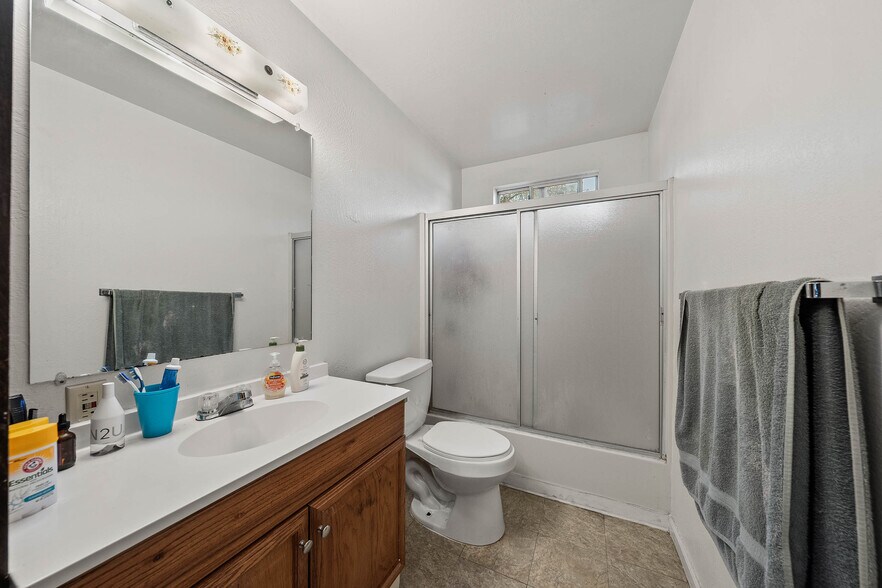 More Photos Of 4584 S Terrace Ave, Lakeport Apartments For Sale