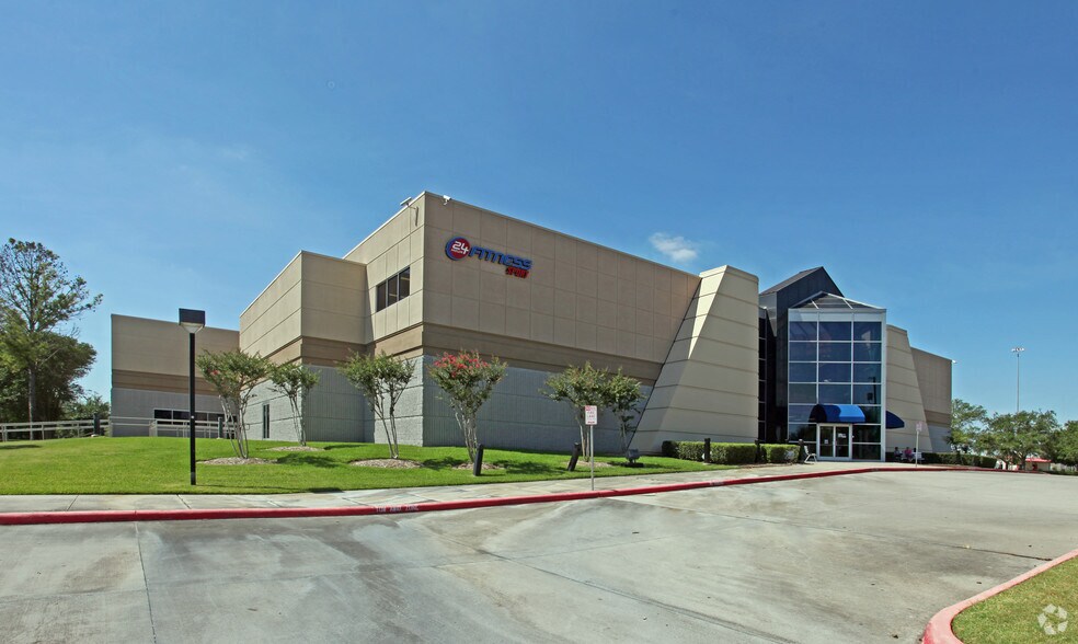 More Photos Of 7300 W Greens Rd, Houston General Retail For Sale