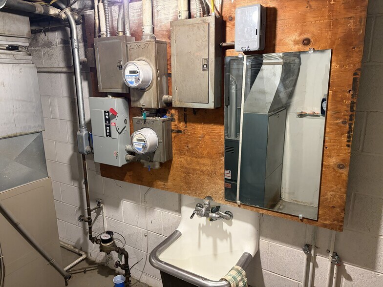 More Photos Of 27051 Southfield Rd, Lathrup Village Freestanding For Sale