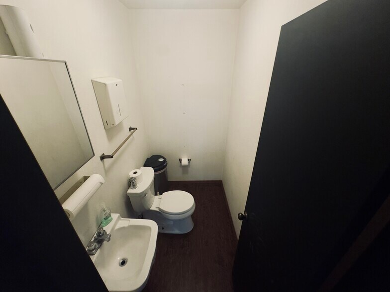 More Photos Of 1207 Alcock St, Pampa Flex For Sale