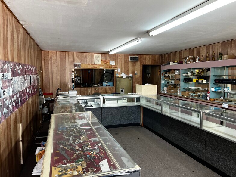 More Photos Of 2925 W Columbus Dr, Tampa Freestanding For Sale
