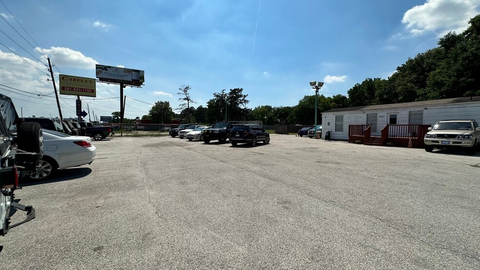 More Photos Of 8802 FM 1960 Rd, Houston Auto Dealership For Lease