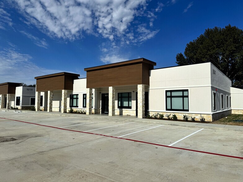 More Photos Of 18707 Mueschke Rd, Cypress Office For Lease