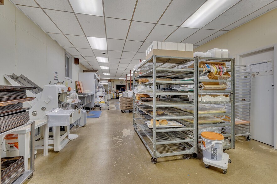 More Photos Of 531 Railroad Ave, Albany General Retail For Sale