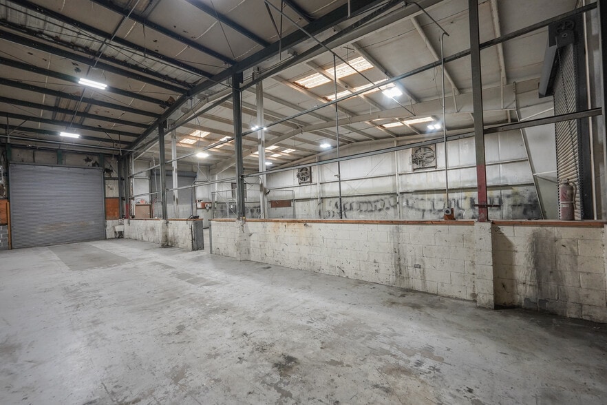 More Photos Of 801 Legion Dr, Dalton Distribution For Lease