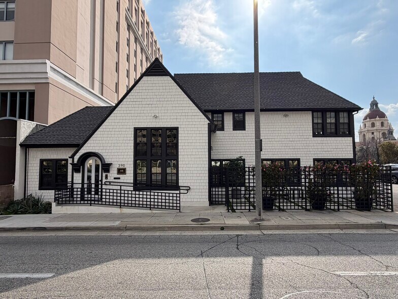 Primary Photo Of 390 E Walnut St, Pasadena Office For Sale
