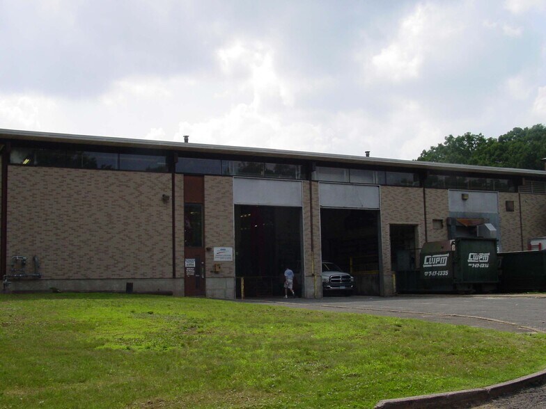 More Photos Of 7 Johnson Ave, Plainville Manufacturing For Sale