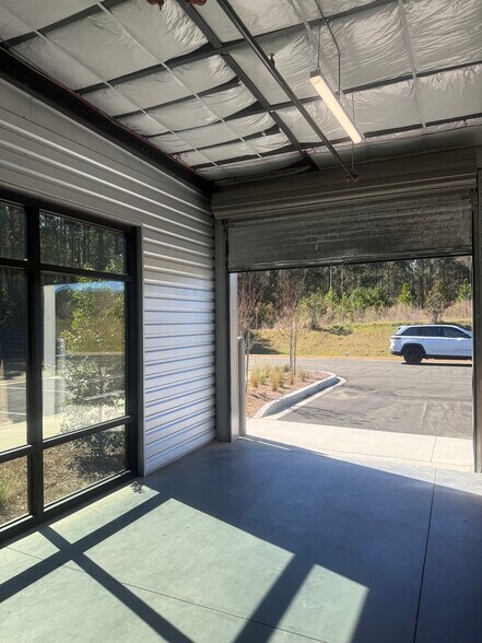 More Photos Of 11 Buckhead Bay Rd, Bluffton Flex For Lease