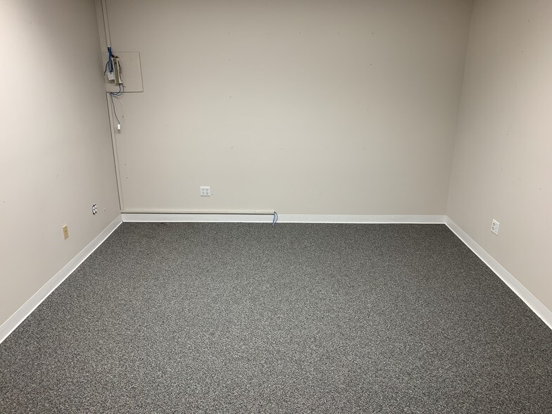 More Photos Of 3101-3121 Kintzley Ct, Laporte Storefront Retail Office For Lease