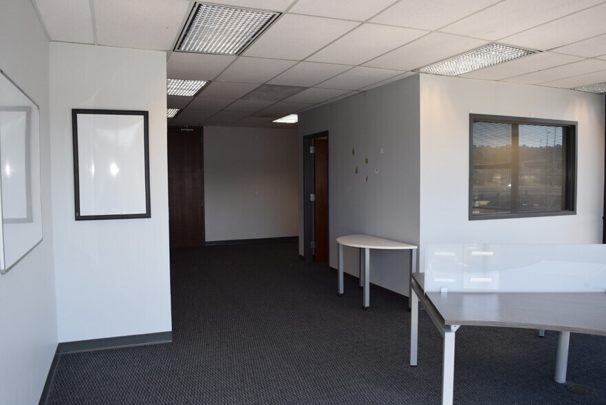 More Photos Of 10800 Financial Centre Pkwy, Little Rock Office For Lease