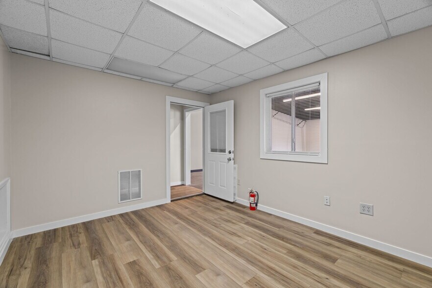 More Photos Of 10063 US-72, Rogersville Warehouse For Sale