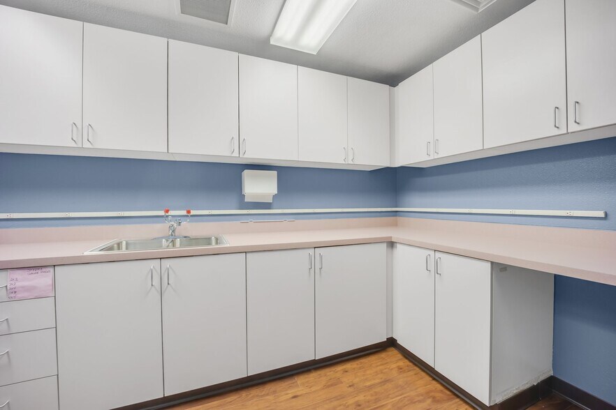 More Photos Of 1605 N Union Blvd, Colorado Springs Medical For Lease