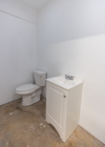 More Photos Of 4824 Pontchartrain Dr, Slidell Industrial For Lease