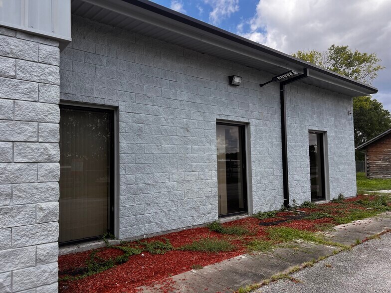 More Photos Of 11950 Alief Clodine Rd, Houston Light Distribution For Lease