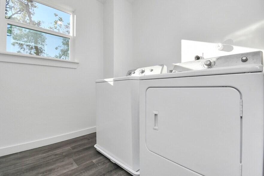 More Photos Of , Houston Multifamily For Sale
