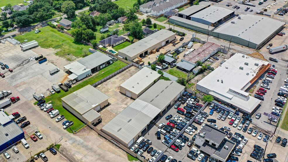 More Photos Of 6004 N Shepherd Dr, Houston Warehouse For Sale