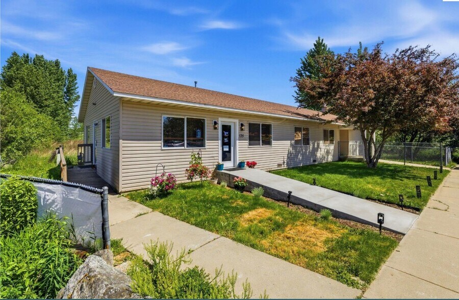 More Photos Of 135 McGhee Rd, Kootenai Flex For Sale
