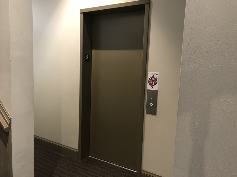 More Photos Of 315-317 N Main St, Sioux Falls Office For Sale