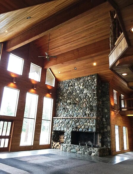 More Photos Of 1015 Seeman St, Darrington Storefront Retail Office For Lease