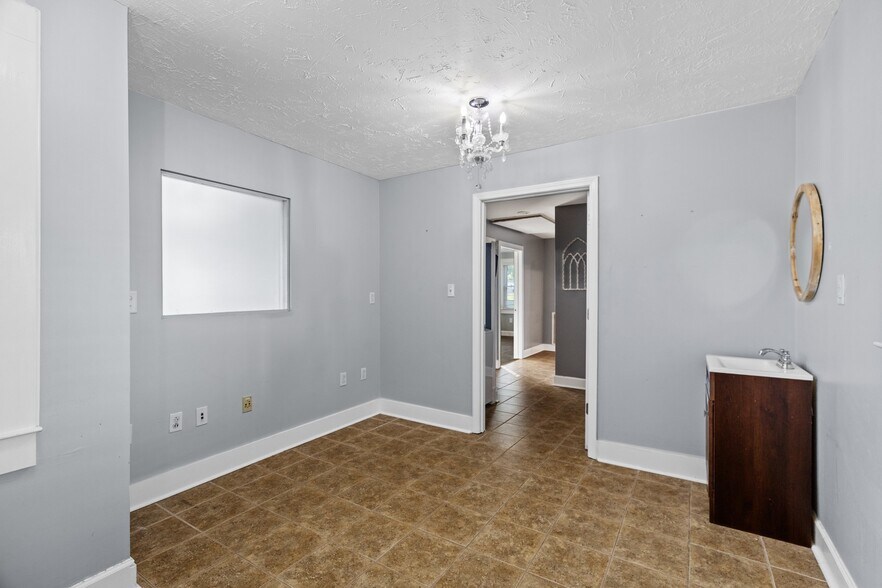 More Photos Of 316 Beech St, Morristown Office For Sale