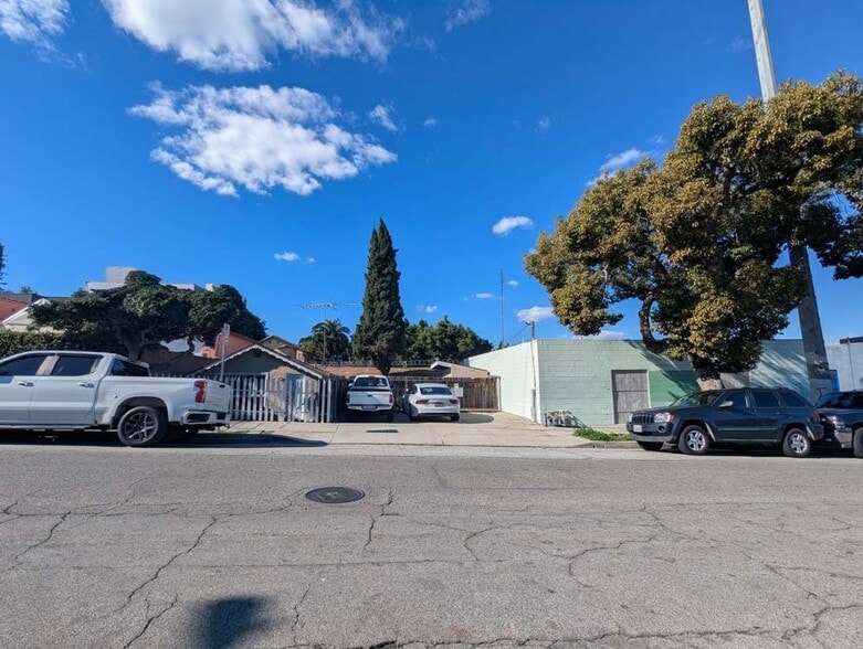 More Photos Of 702 Vesta St, Inglewood Manufacturing For Sale