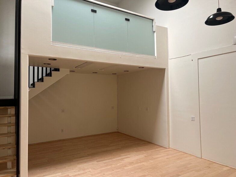 More Photos Of 3431 Wesley St, Culver City Loft Creative Space For Lease
