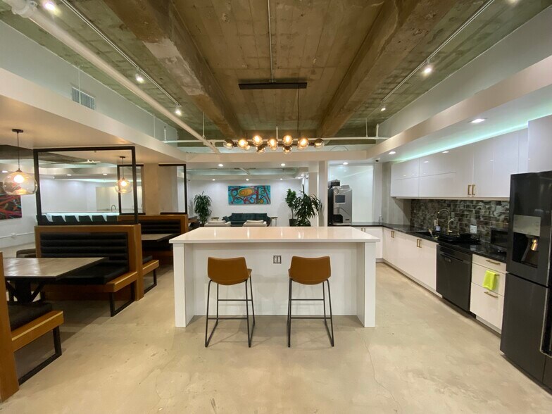 More Photos Of 742-748 S Hill St, Los Angeles Loft Creative Space For Lease