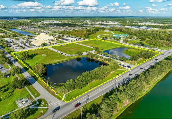 Primary Photo Of 8751 Fruitville Rd, Sarasota Land For Sale