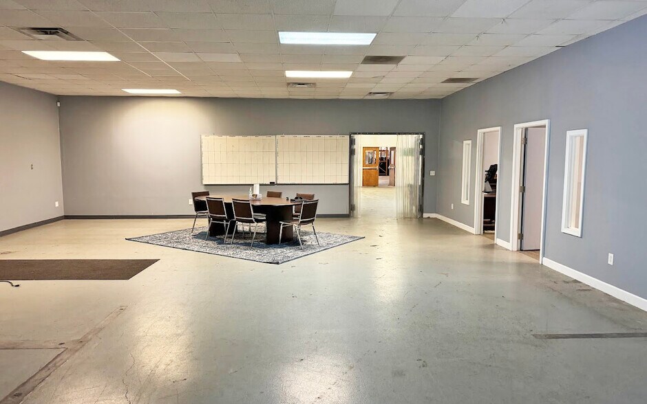 More Photos Of 4357-4359 Highland Rd, Waterford Industrial For Sale