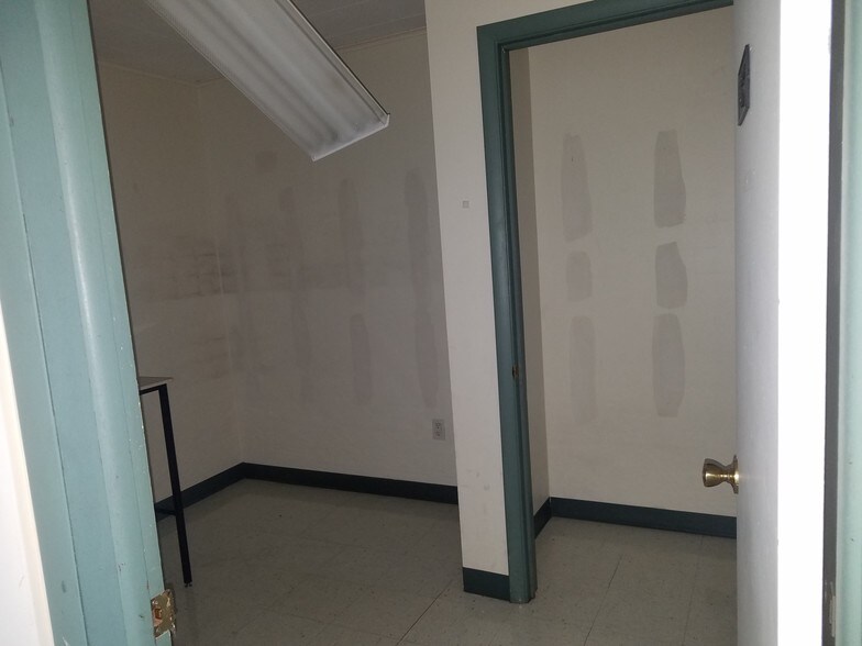More Photos Of 1-21 Carroll Ave, Pennsville Coworking Space