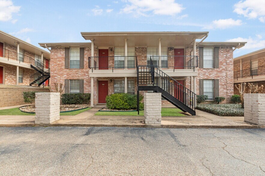 More Photos Of 2451 Lake Rd, Huntsville Apartments For Sale
