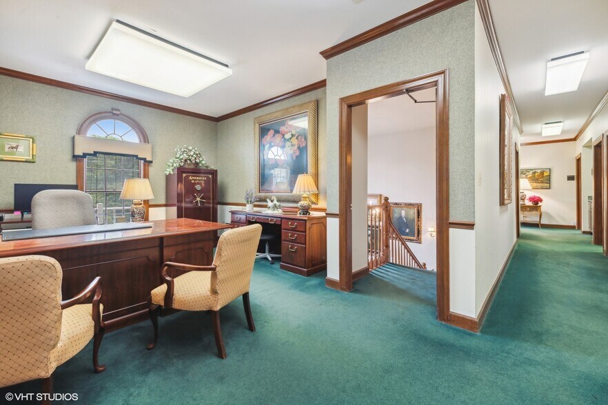 More Photos Of 1601 W Colonial Pky, Inverness Office For Sale