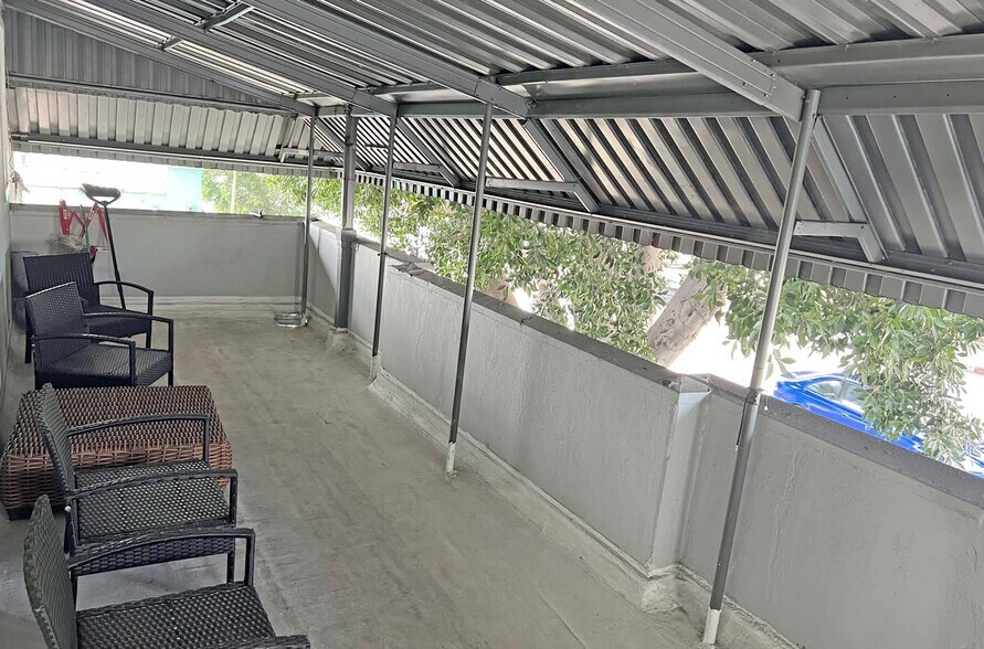 More Photos Of 2440 Daly St, Los Angeles Storefront For Sale