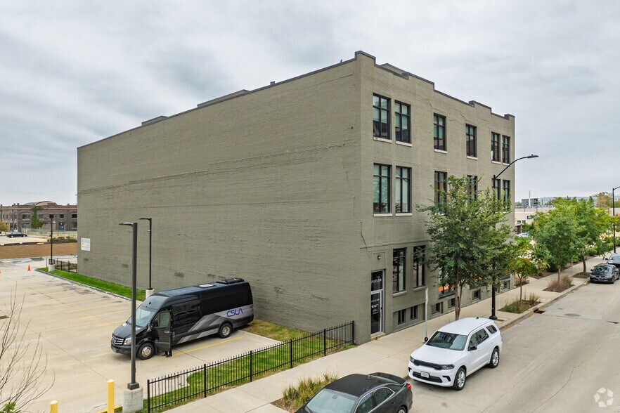 More Photos Of 319 SW 5th St, Des Moines Loft Creative Space For Lease