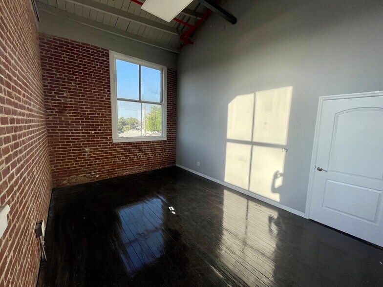 More Photos Of 1906 N Armenia Ave, Tampa Loft Creative Space For Lease