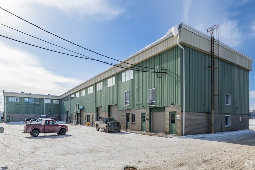 More Photos Of 120 Rue Jean-Proulx, Gatineau Light Distribution For Sale