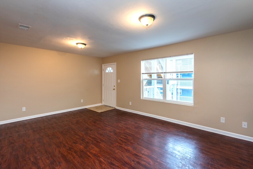 More Photos Of 2111 Pretty Lake Ave, Norfolk Apartments For Sale