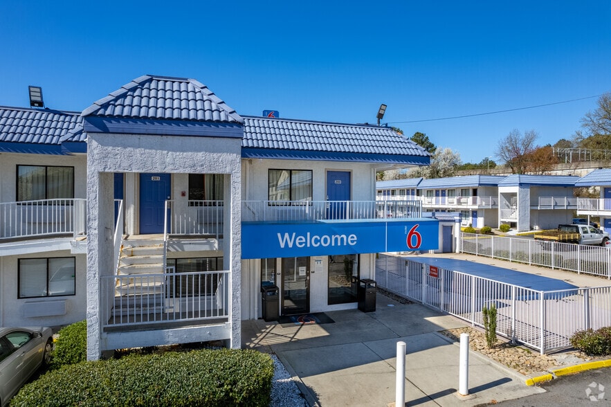 More Photos Of 6015 Oakbrook Pky, Norcross Hotel For Sale