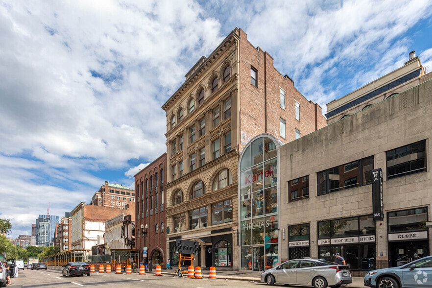 More Photos Of 376 Boylston St, Boston Storefront Retail Office For Lease