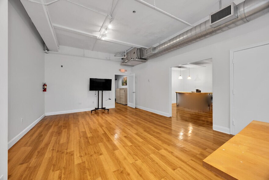 More Photos Of 2334-2346 Ponce De Leon Blvd, Coral Gables Office For Lease