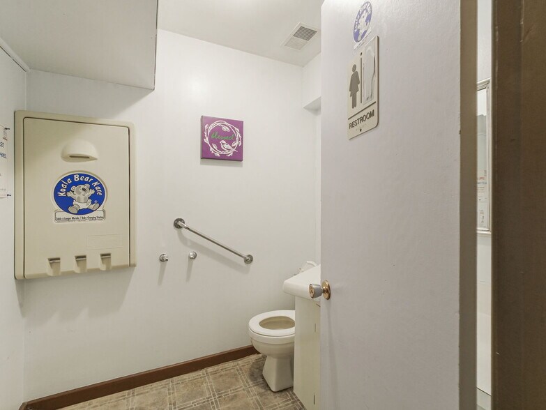 More Photos Of 9630 74 Av NW, Edmonton Flex For Sale