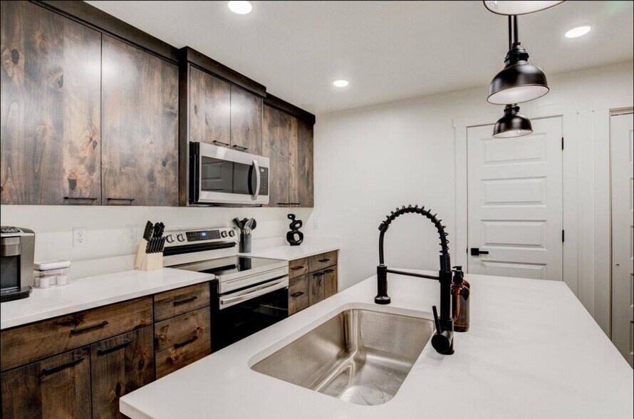 More Photos Of 302 40th St, Ogden Multifamily For Sale