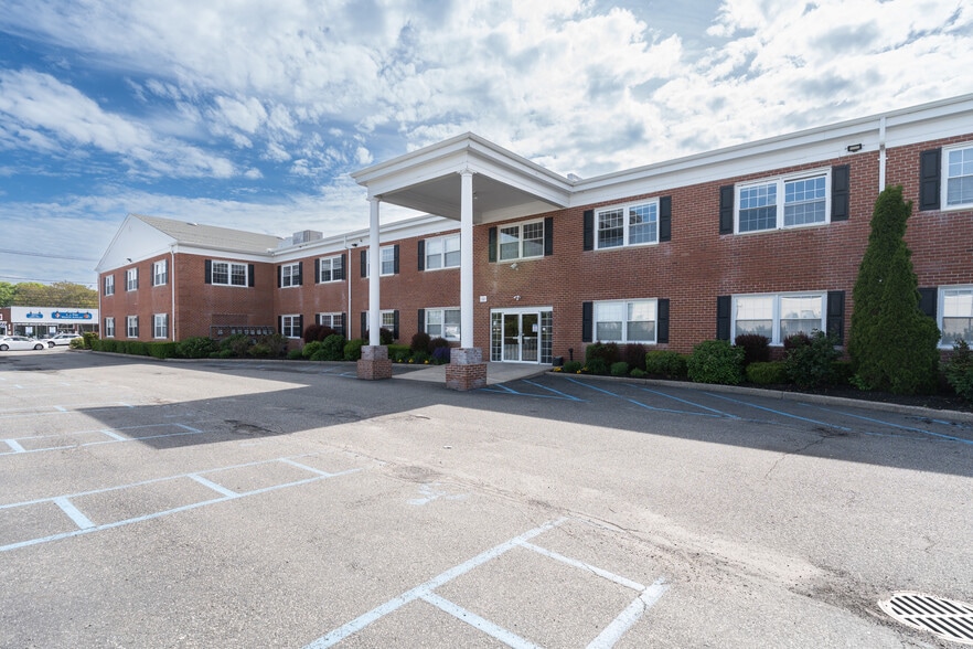 More Photos Of 475 E Main St, Patchogue Medical For Sale
