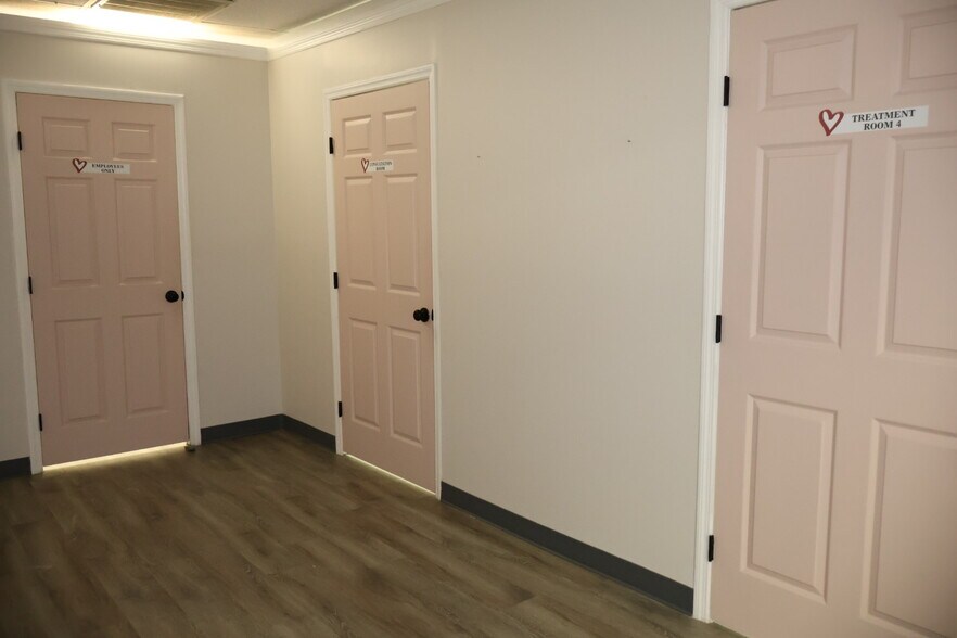 More Photos Of 13555 Automobile Blvd, Clearwater Medical For Lease