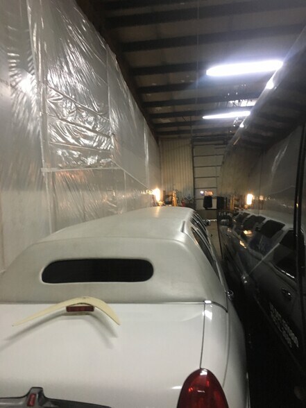 More Photos Of 1790 Jasper St, Aurora Light Manufacturing For Lease