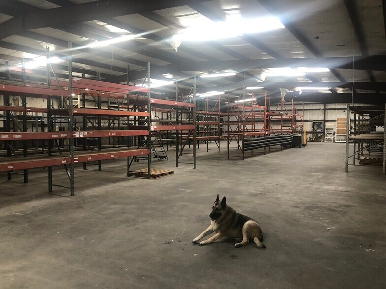 More Photos Of 489 Southgate Rd, Dothan Warehouse For Lease