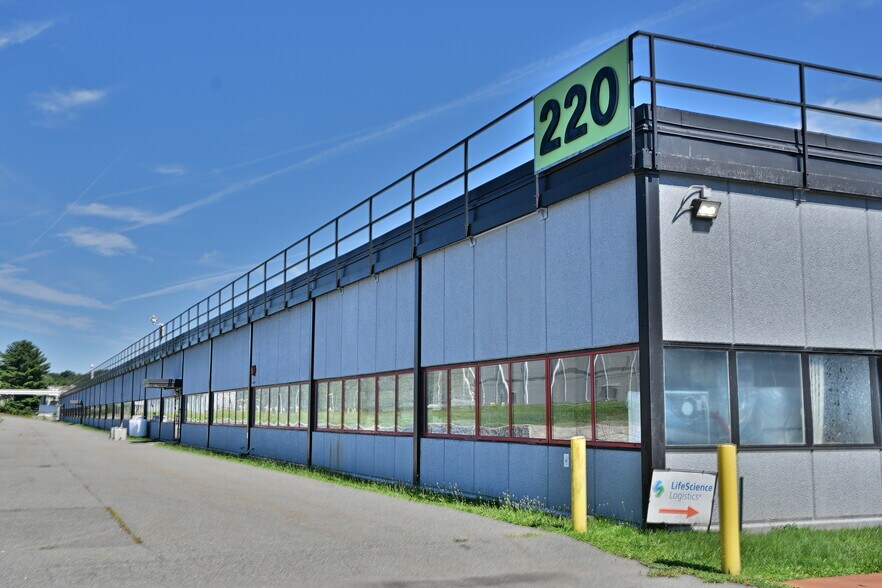 More Photos Of 2070 Route 52, Hopewell Junction Unknown For Lease