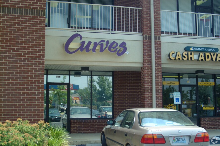 More Photos Of 1907 S College St, Auburn Storefront Retail Office For Lease