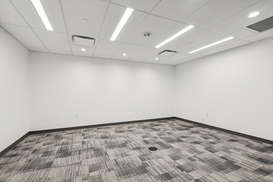 More Photos Of 201-219 N 15th St, Philadelphia Medical For Lease