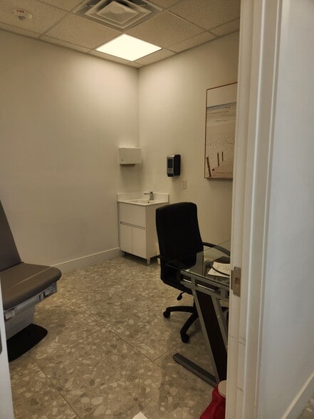 More Photos Of 2820 NE 214th St, Aventura Loft Creative Space For Sale